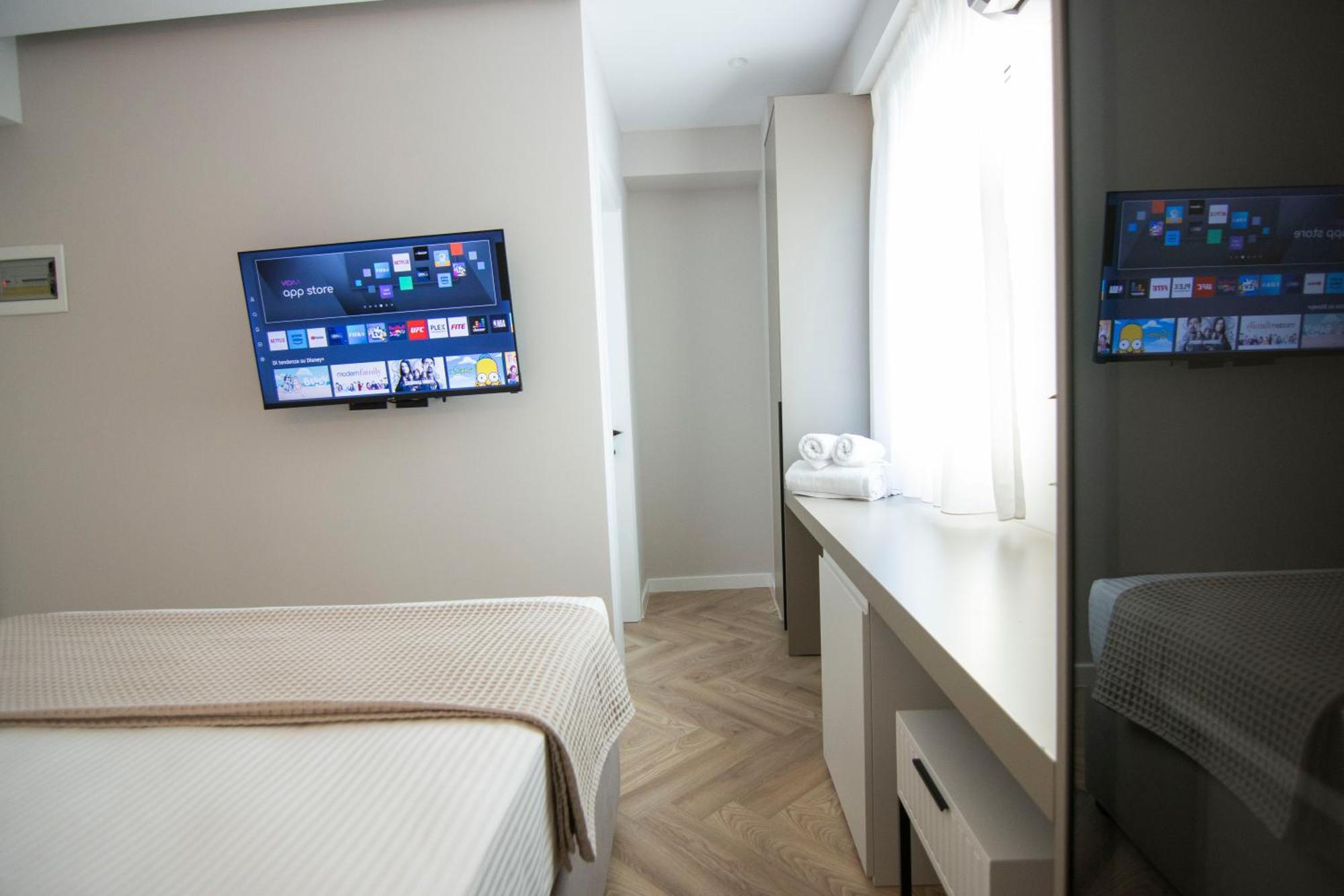 Mina Luxury Rooms Tirana Buitenkant foto