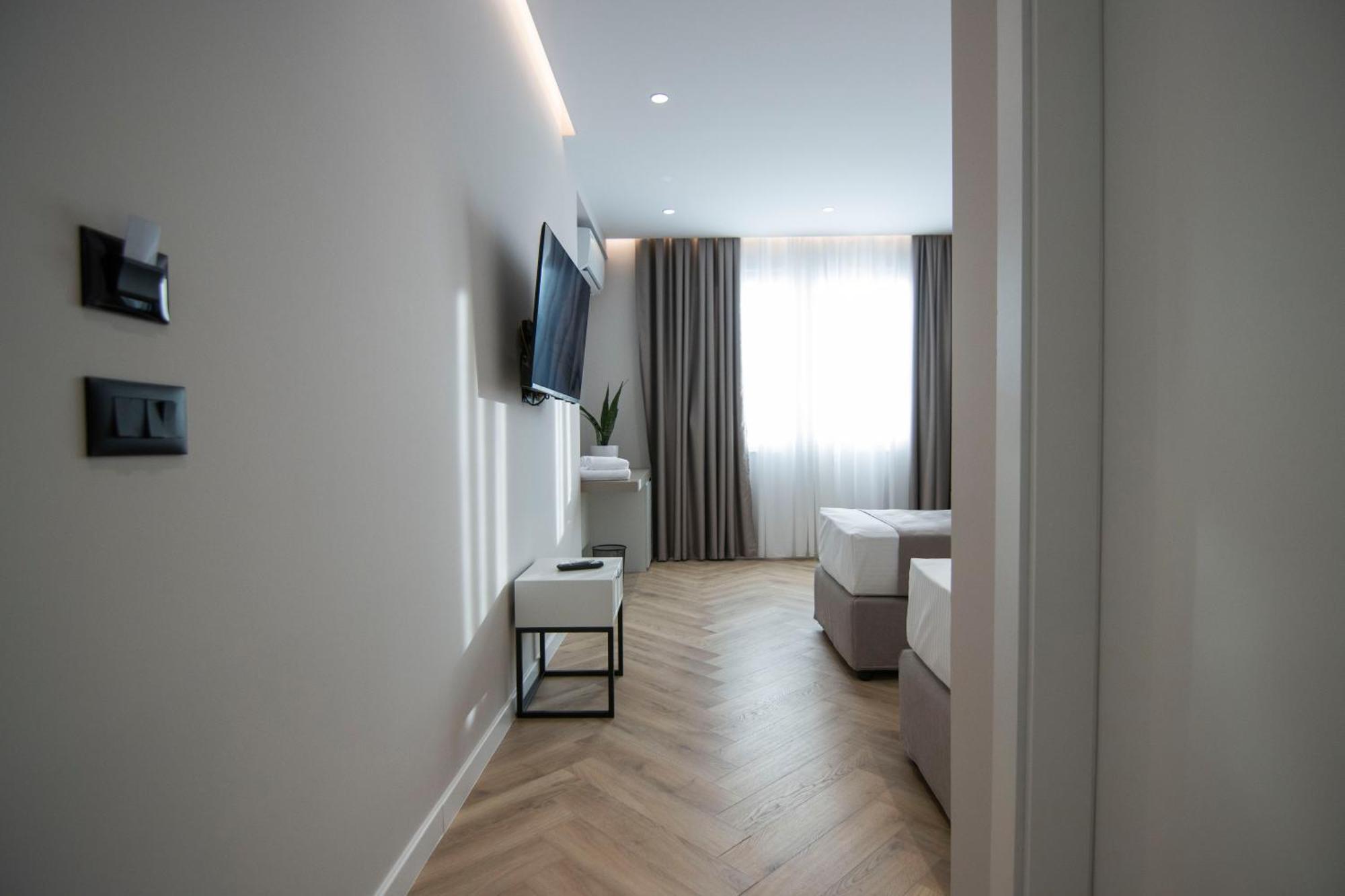 Mina Luxury Rooms Tirana Buitenkant foto