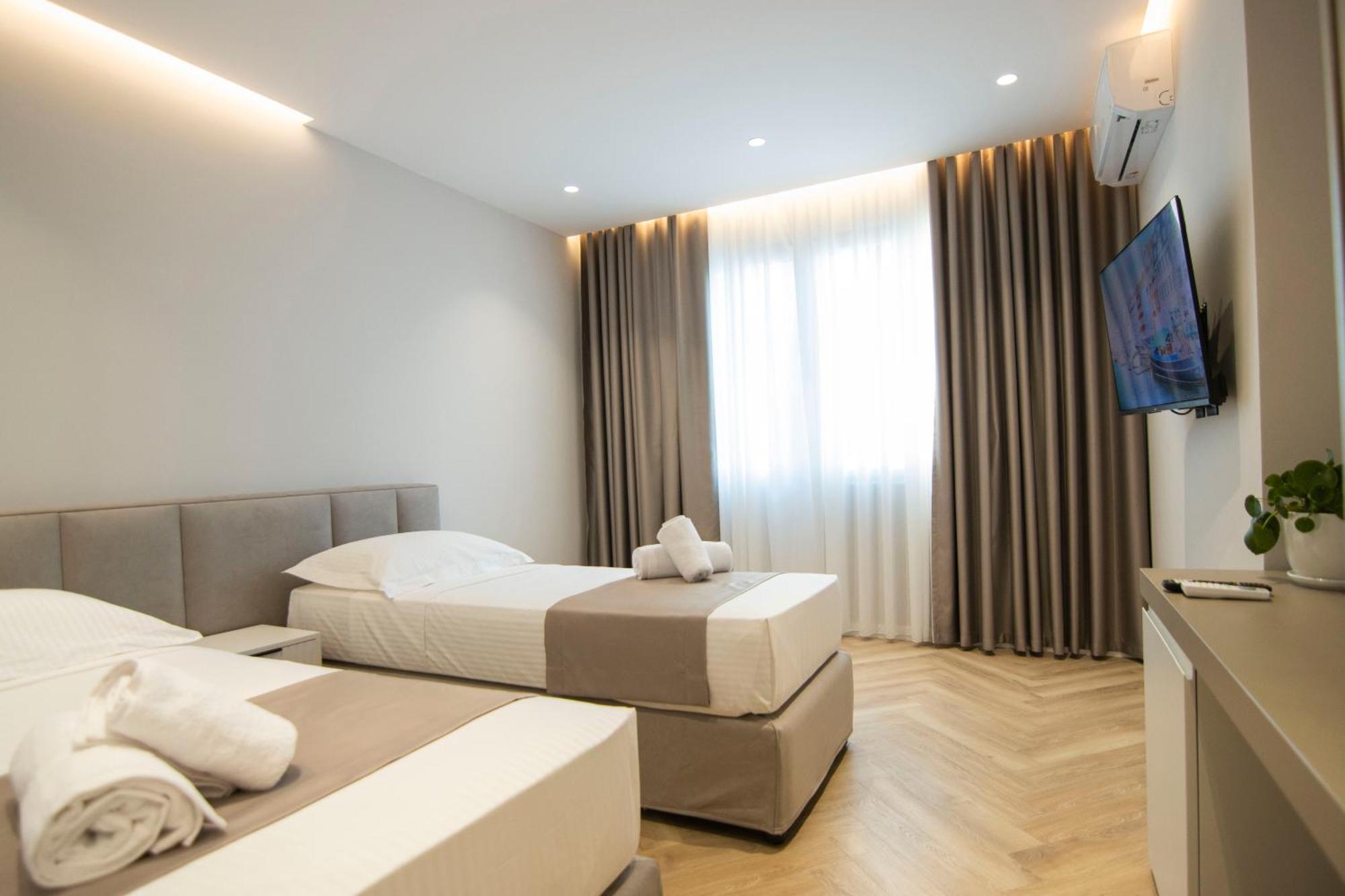 Mina Luxury Rooms Tirana Buitenkant foto