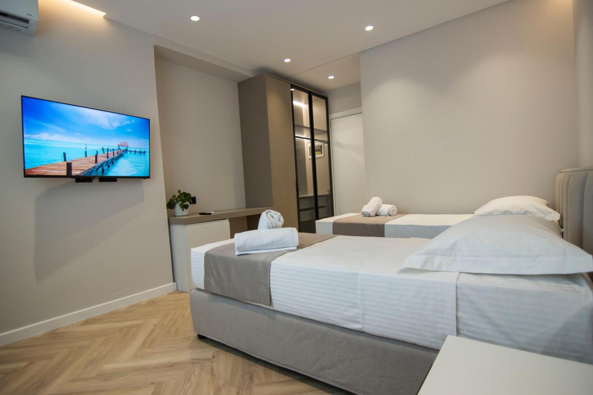 Mina Luxury Rooms Tirana Buitenkant foto