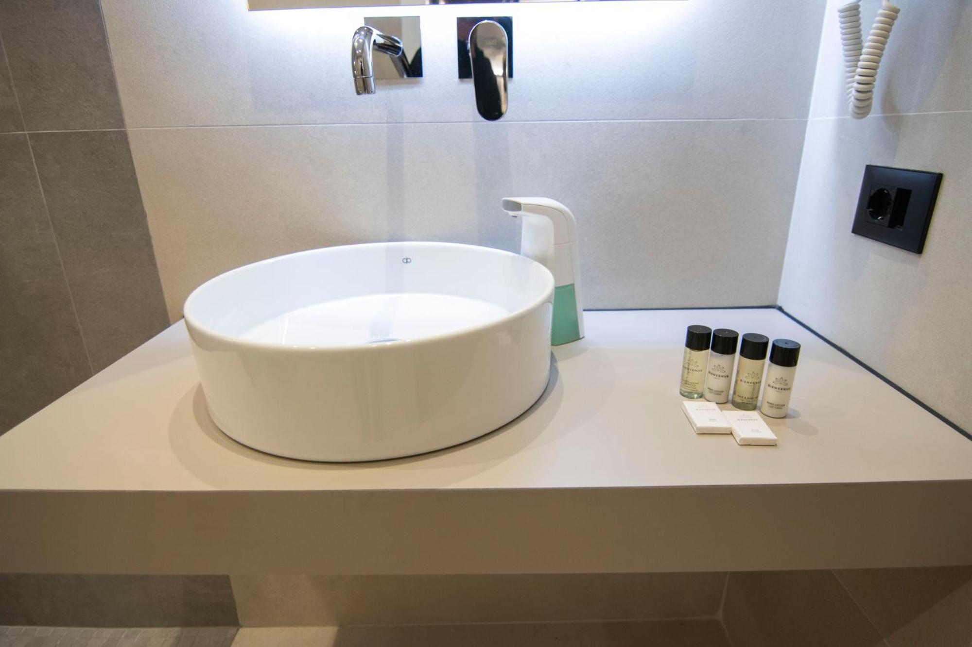 Mina Luxury Rooms Tirana Buitenkant foto