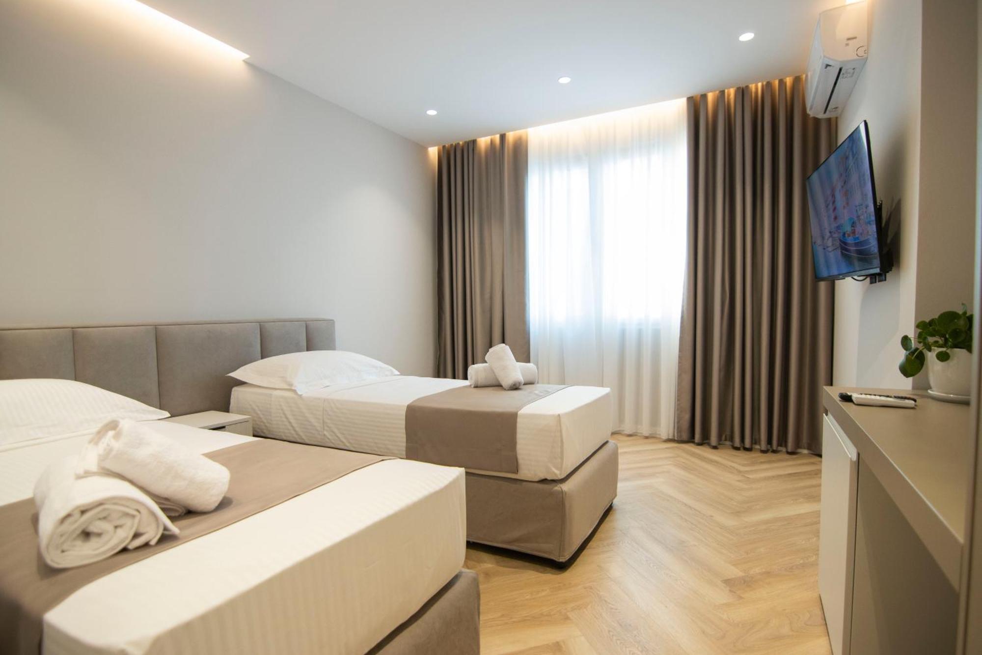 Mina Luxury Rooms Tirana Buitenkant foto