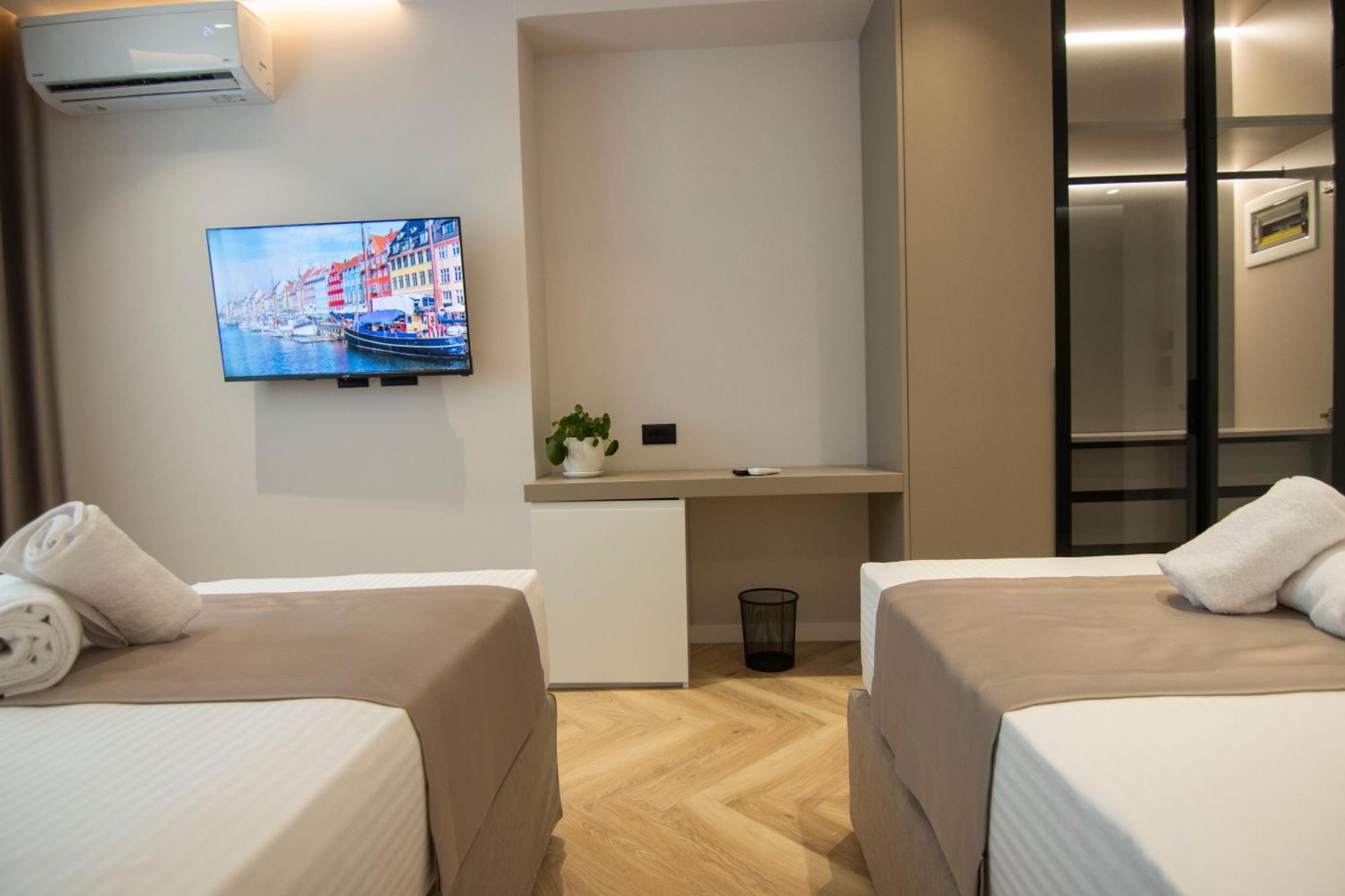 Mina Luxury Rooms Tirana Buitenkant foto